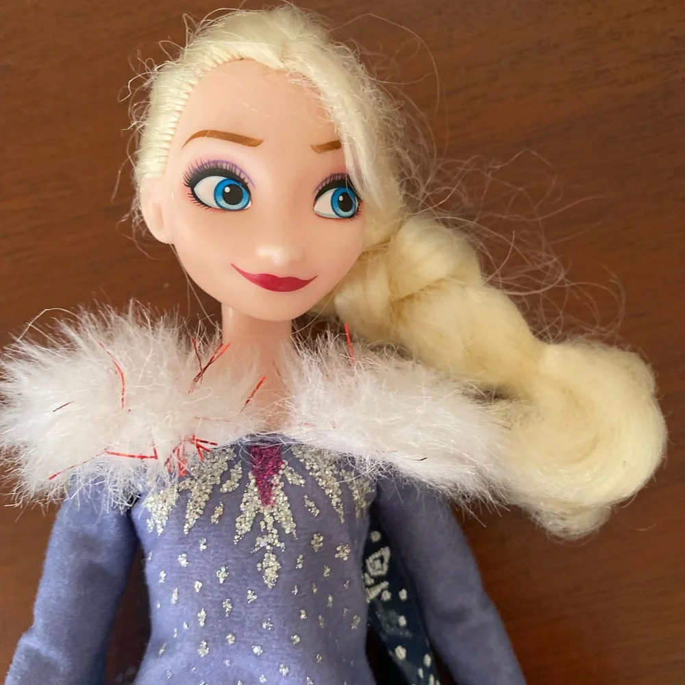 Disney Store Olaf's Frozen Adventure Elsa Doll